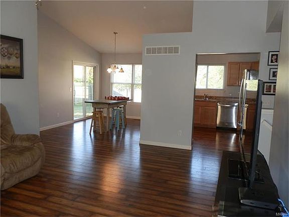 2nd image of 201 Glen Forest Dr