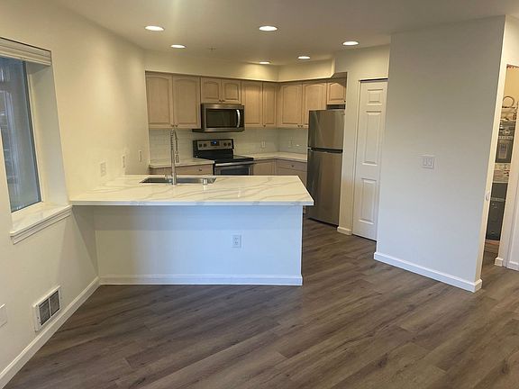 4th image of 2530 15th Ave W APT 310