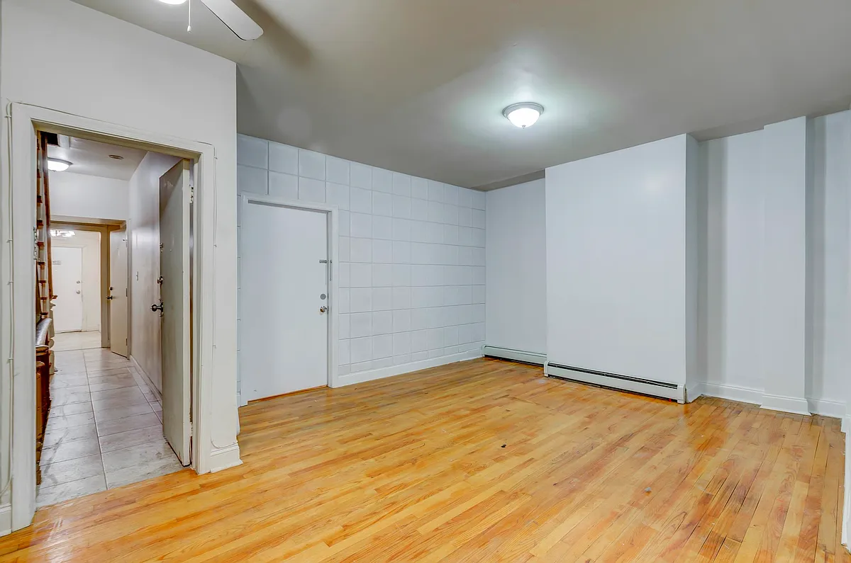 Building Photo - 77 Wallis Ave #1