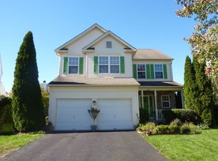 1304 Brian Cir, Stewartsville, NJ