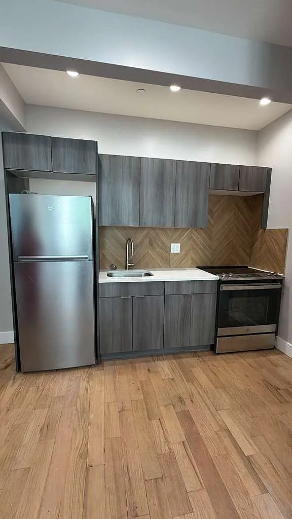 3 bed, $3,550 — Photo 1