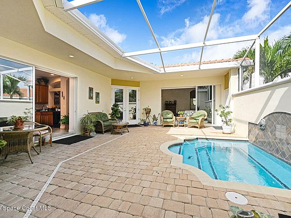 5th image of 560 Casa Bella Dr #1603