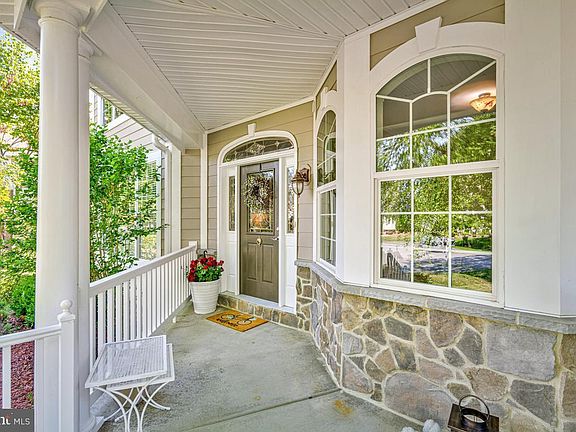 5th image of 11565 Magnolia Ct