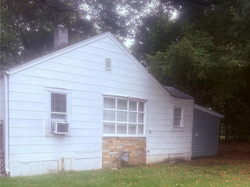 2nd image of 1705 E Hickory St