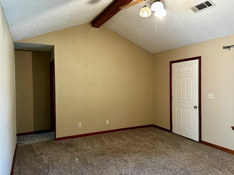 723 Bearling St — Photo 6