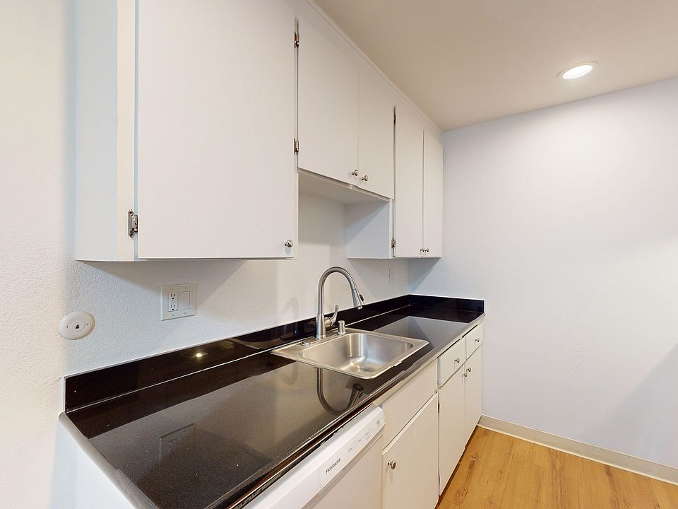 1st image of 410 Alameda Del Prado #410N