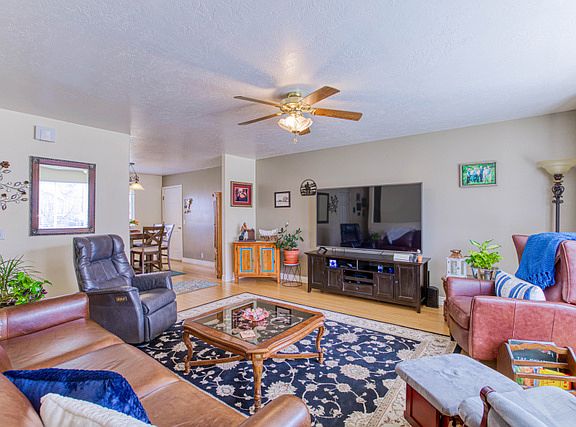4th image of 729 Crestview Dr