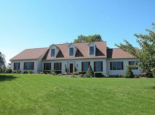28 Lauren Ln, Coatesville, PA 19320