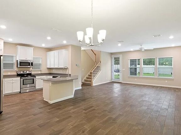 3rd image of 2668 Caroline Hills Dr