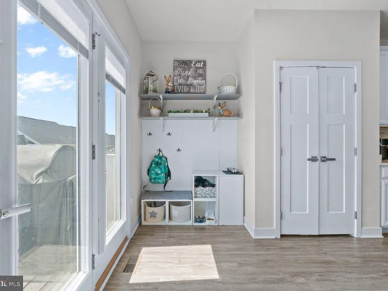 6247 Islington St — Photo 18