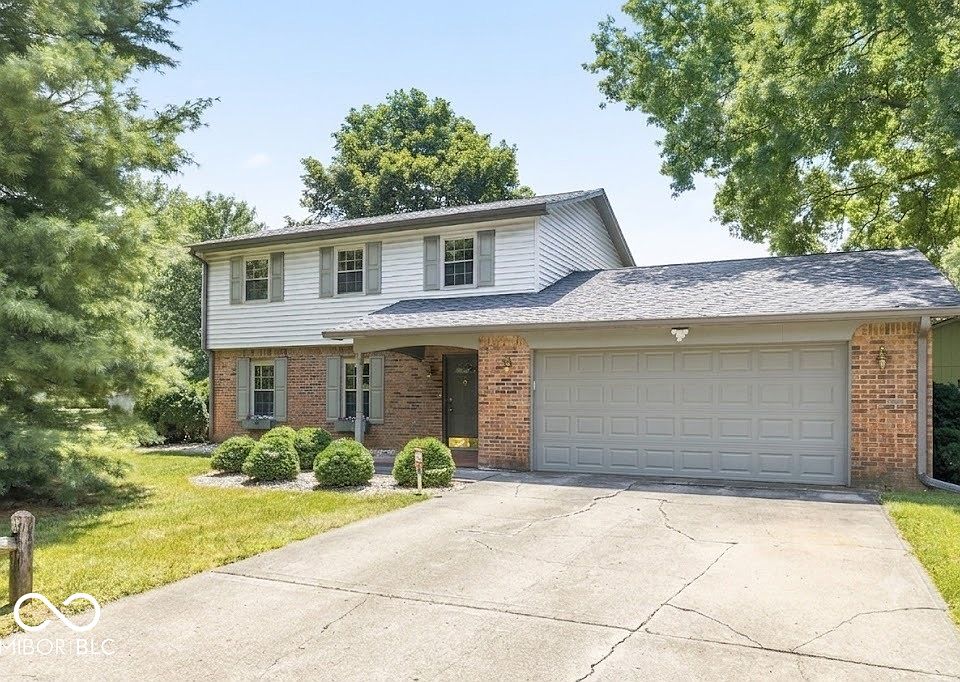1st image of 921 Front Royal Dr