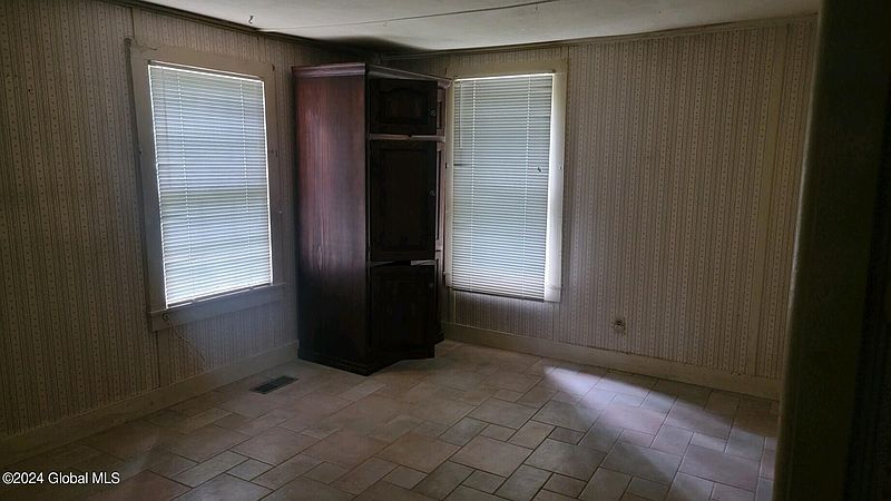 3rd image of 24 Mohican Road