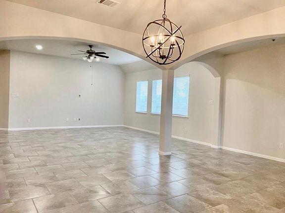 4th image of 2847 Allesia Ln