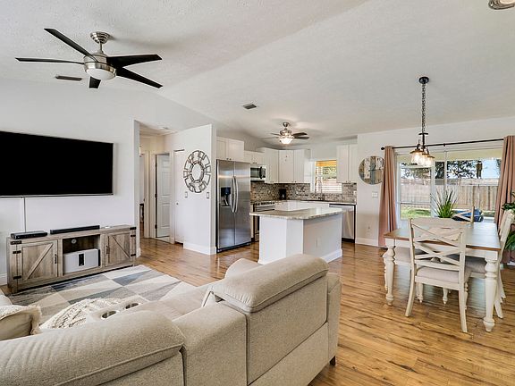 5th image of 729 SW Saragossa Avenue