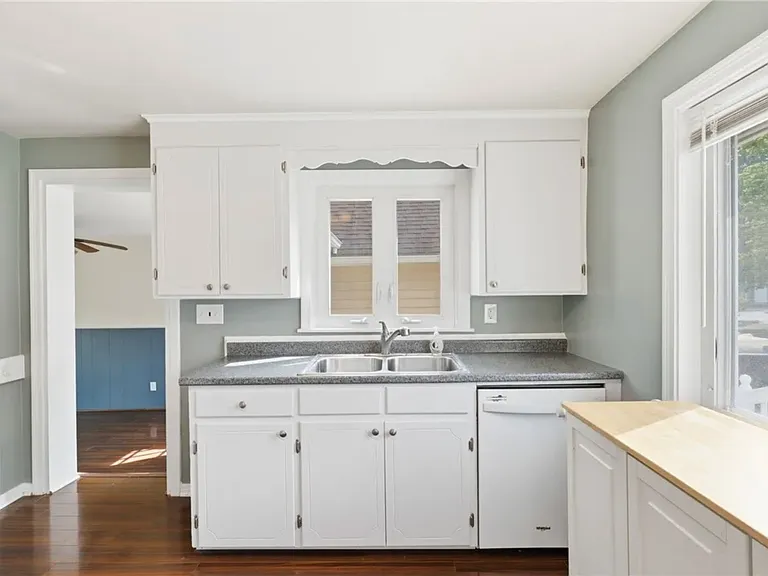 27 Pleasant View Dr — Photo 10