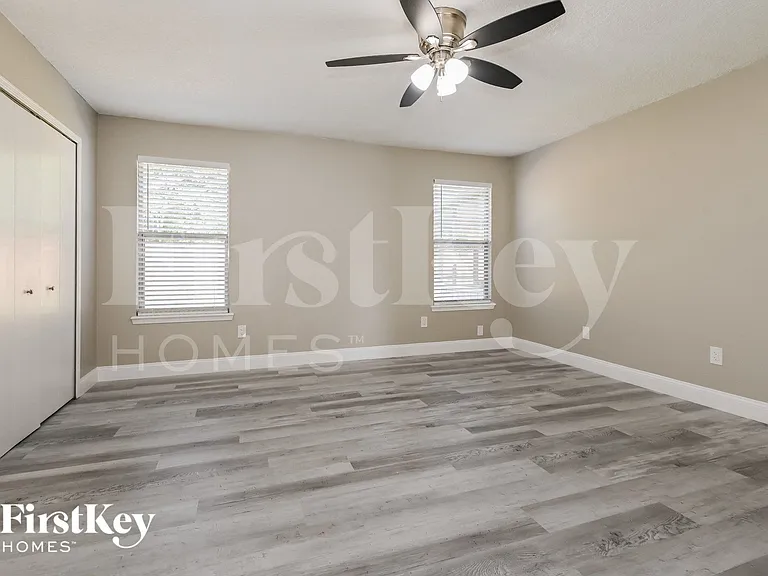 810 Aries Rd W — Photo 8