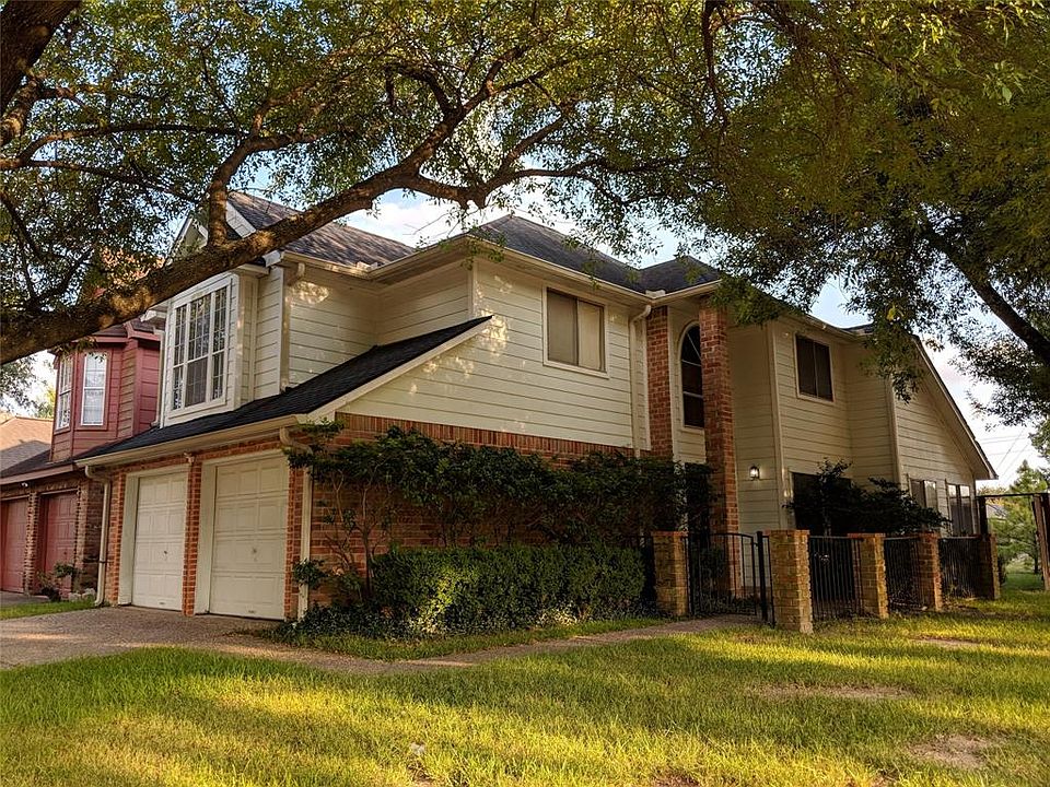 1st image of 11831 Meadowchase Dr