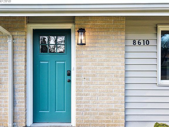 3rd image of 8610 NE Lewis Dr