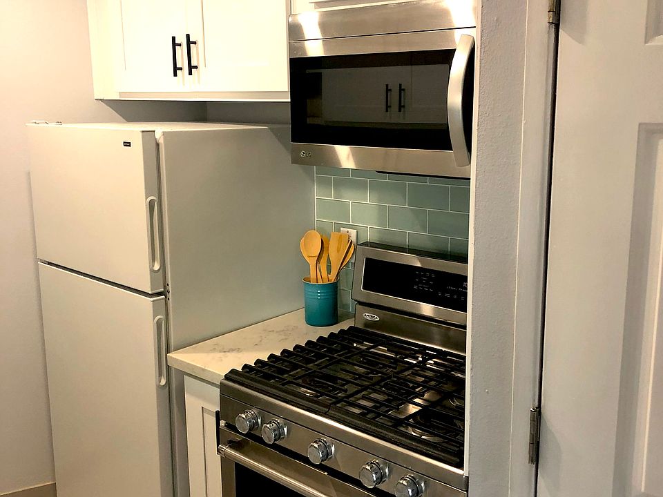 Upgraded stove and micro.