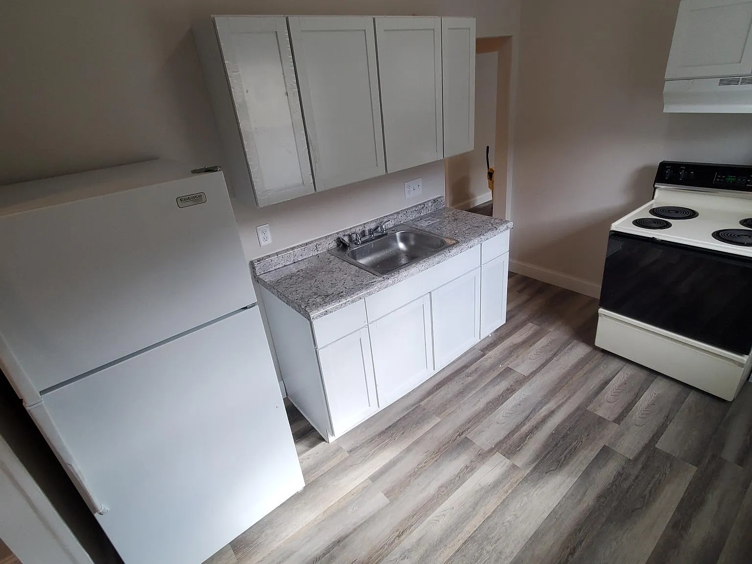 1201 Shuler Ave — Photo 2