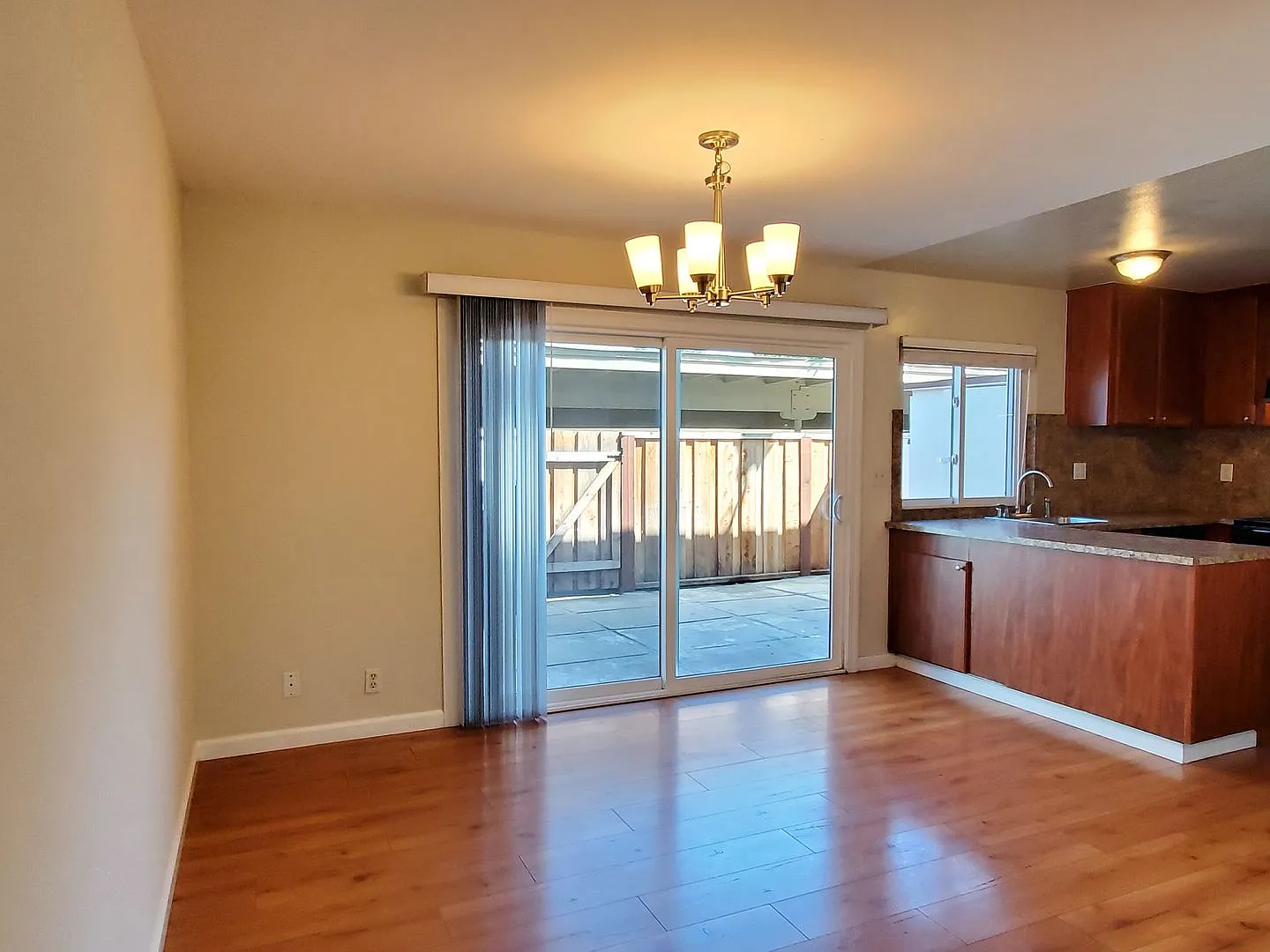 Spacious 2-Story Townhome, Fresh Paint, New Carpet, Wood Floor Downstairs, Patio, Dual Pane, Wash... — Photo 3