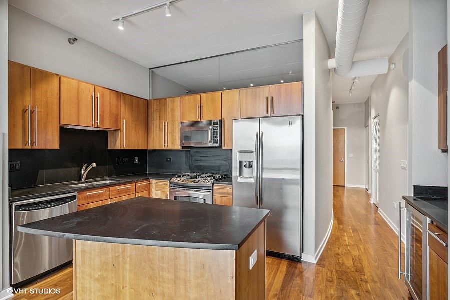 1st image of 700 N Larrabee St APT 1711