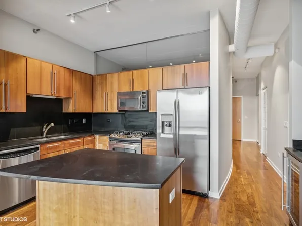 700 N Larrabee St, Chicago, IL