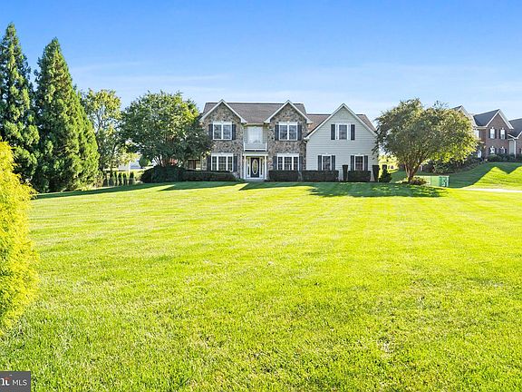 2nd image of 3300 Lancer Ct