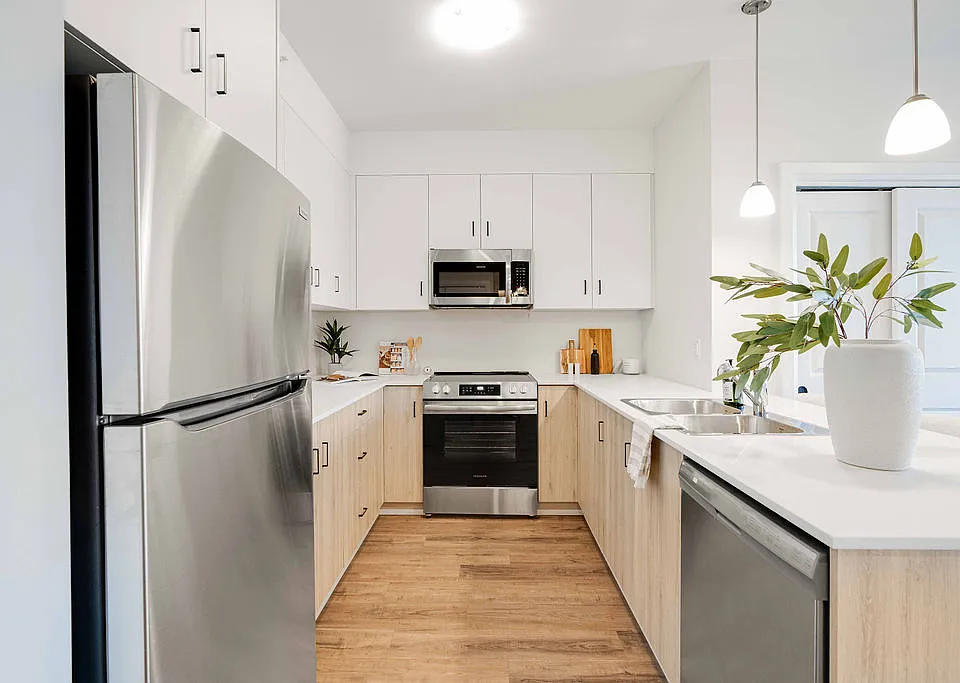 660 Sunningdale Rd E #109