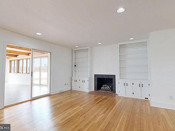 5th image of 8987 Glebe Creek Rd