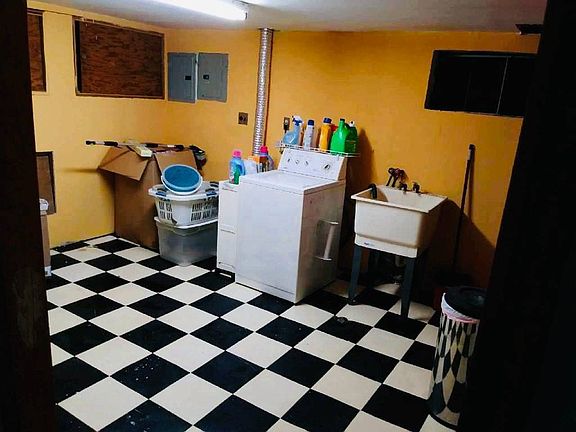 5th image of 8 Sunnyside Ave