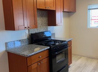 966 5th Ave, Upland, CA 91786