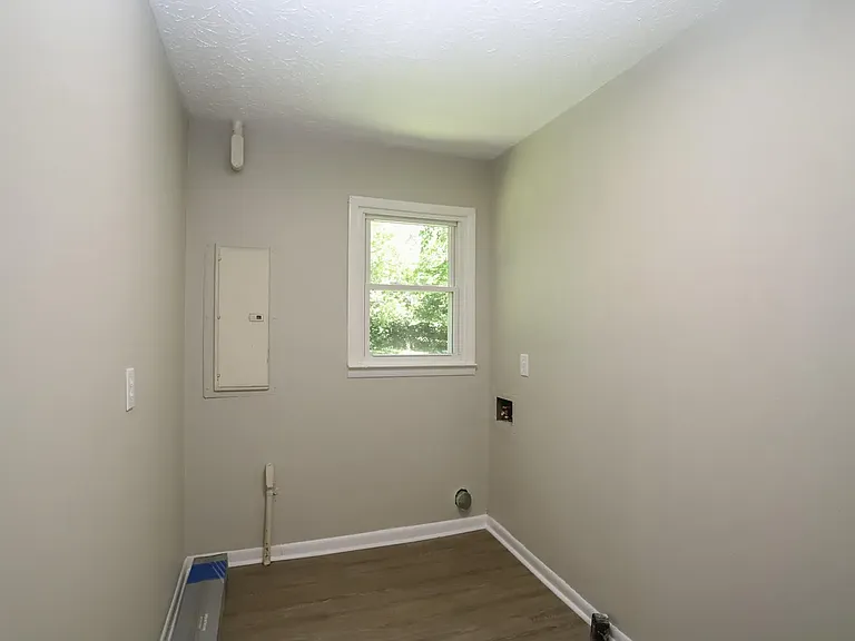 309 Martin Ct — Photo 4