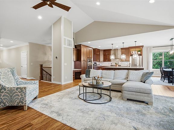 3rd image of 3846 Sable Ridge Dr