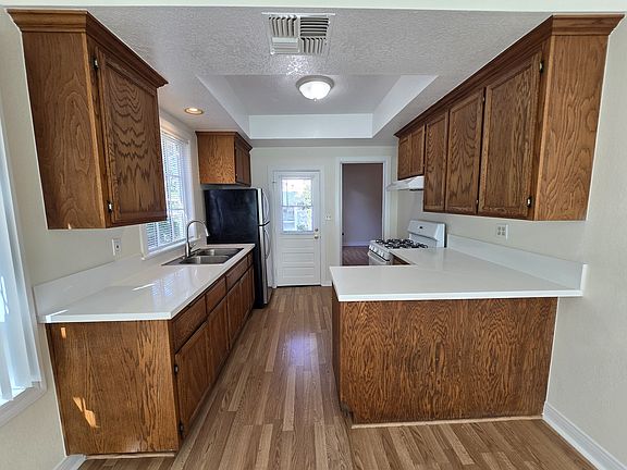 4th image of 334 S Glassell St #B