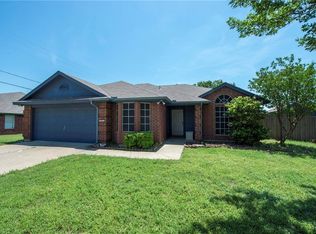 532 Arbor Ln, Burleson, TX 76028