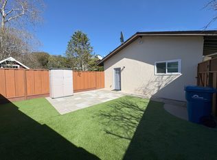 2033 Twin Hills Dr, Santa Cruz, CA 95065