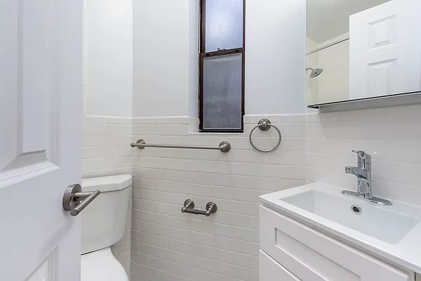 Rented by Nooklyn NYC LLC | media 30