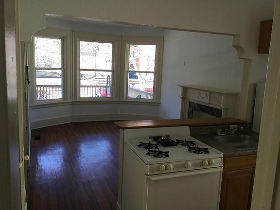 3rd image of 171 Norwood Ave APT 1