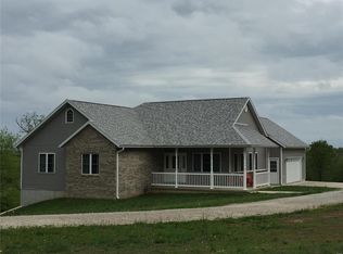 2 Josephine Dr, Vandalia, IL 62471