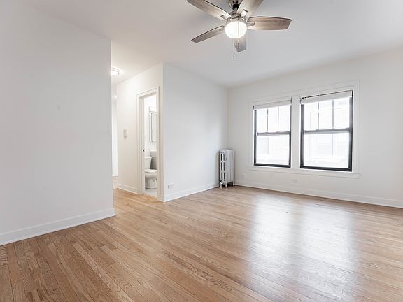 5th image of 518 W Cornelia Ave APT 215