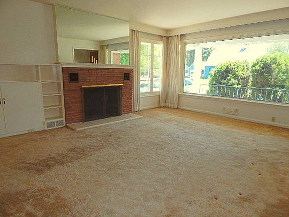 3rd image of 141 E 23rd St