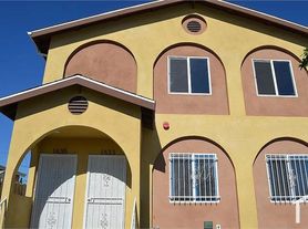 1633 E 81st St, Los Angeles, CA