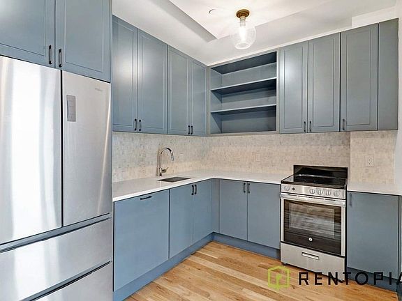 3rd image of 525 Franklin Ave #9M