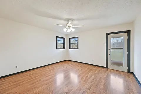 4th image of 816 Sundown Meadows St
