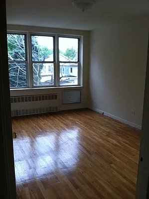 Rented by Smart NY Realty LLC | media 28
