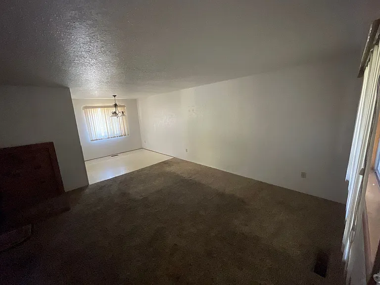347 SW Ewen St — Photo 3