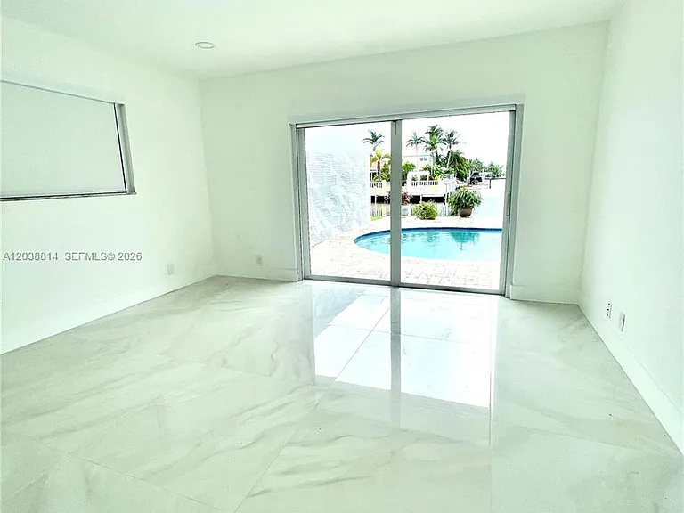 5721 Bayview Dr — Photo 11