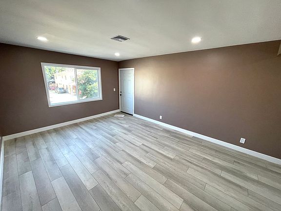 2nd image of 3711 S Normandie Ave #5