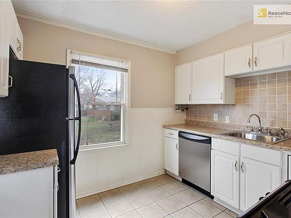 5th image of 608 W 86th St